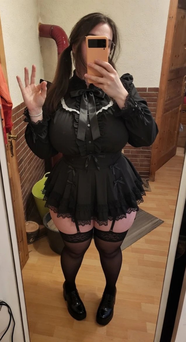 samphelt🩷🐇 tweet media