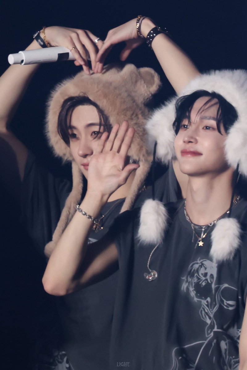 𝐋𝐈𝐆𝐇𝐓 tweet media