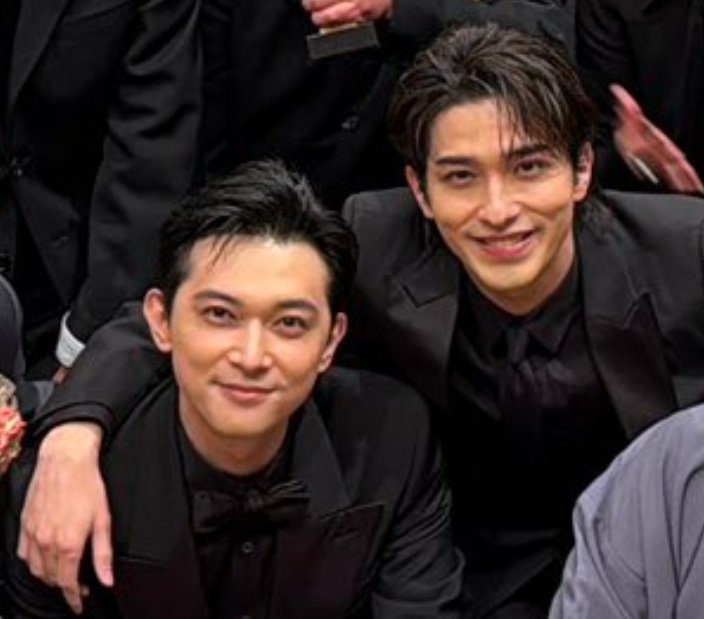 shiikanizawaryo's tweet photo. Ryusei Yokohama on Ryo Yoshizawa at ceremony last night:
"The fact that we managed to build a relationship in which we able to understand each other without saying a word, is something I treasure. Hopefully, after we have more experience, we get to work together again someday." https://t.co/aKED7KkdOw