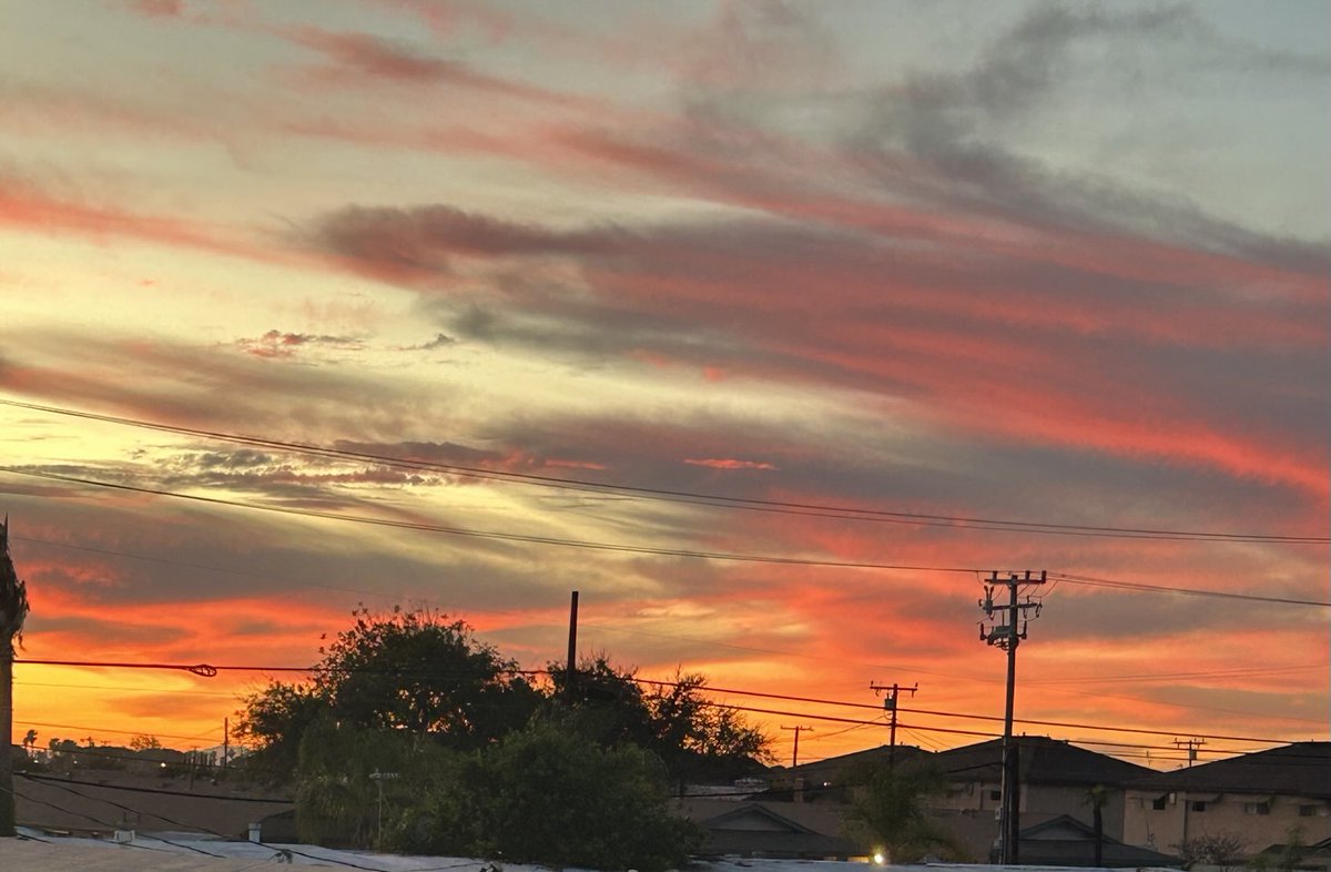 10butterflys's tweet photo. Beautiful Sunset..
#southernCa https://t.co/vNQNJ8oVyx
