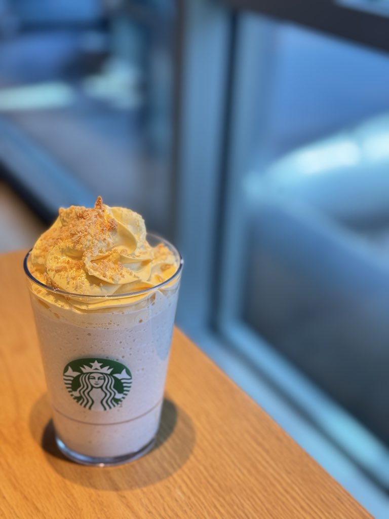 everystarbucks_'s tweet photo. スタバ新作✨😌
韓国から日本に初上陸☀️

#スタバ新作 
#シュークリームフ���ペチーノ 
#starbucks https://t.co/bpUW1K919q
