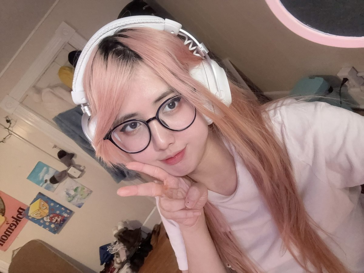 Ya lista para jugar un ratito uwu
Twitch.tv/Aalexlee22