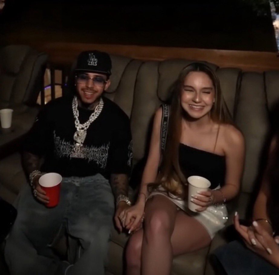 LonchedeFlautas tweet media