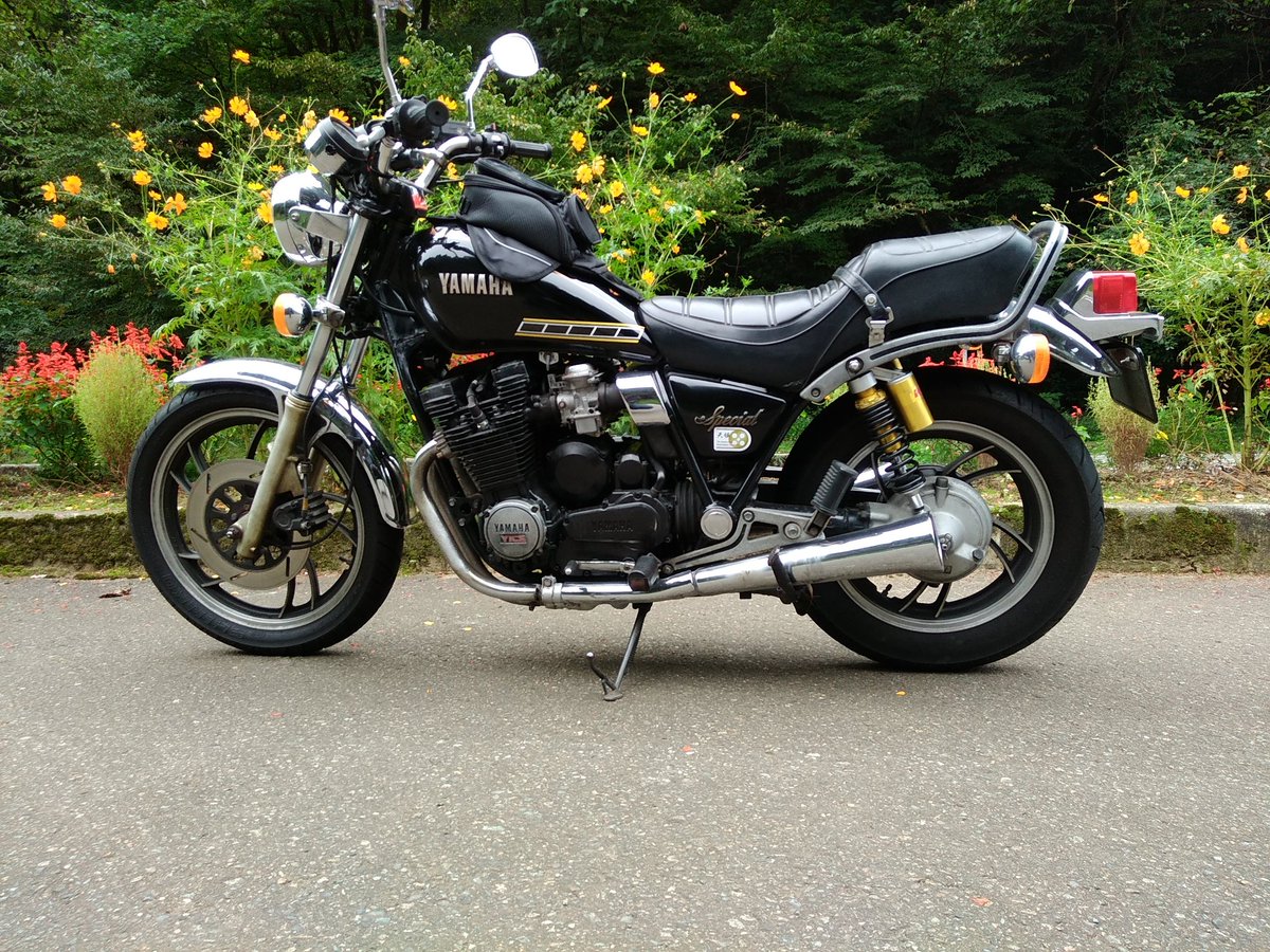 yasuemo1's tweet photo. #自分のバイクが不人気車と言われてしまったバイクを貼る
#XJ650SPL
真の不人気車種とは何か教えてあげよう。 https://t.co/UiqYZ2iFet