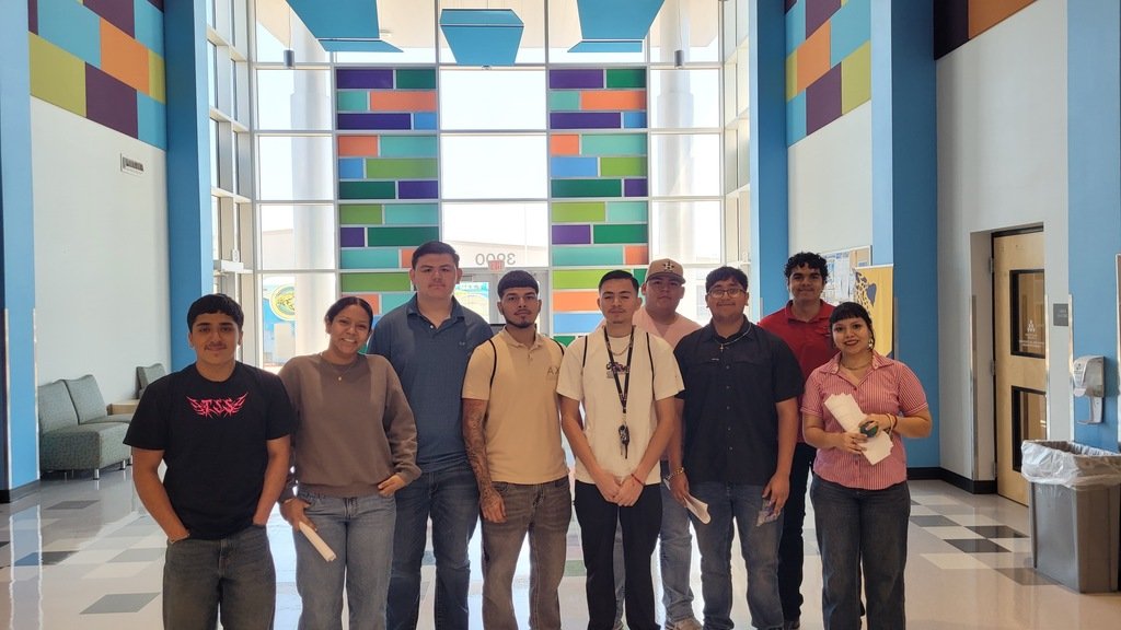 lobo_pride's tweet photo. P-TECH Cohort 1 rocking it! 

10 seniors attended the STC Manufacturing Career Fair, handing out resumes and already receiving employer follow-ups.

Our Precision Manufacturing juniors &amp; seniors also represented PHS at the Memorial MS Career Expo.

#PHS #PTECH #CTE @LaJoyaISD https://t.co/59qOAuwMDf