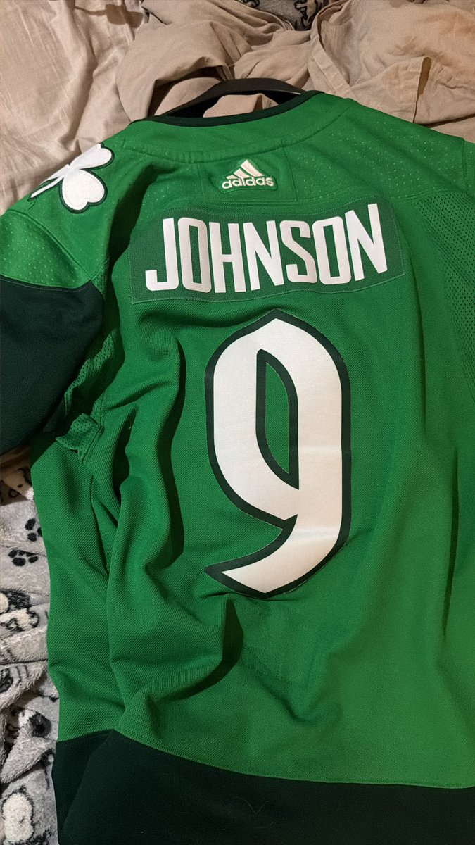 Years ago I got an <a href="/6ErikJohnson/">Erik Johnson</a> jersey for st pattys day and the numbers came in upside down. So now when I’m out on st pattys day I’m not getting “I love EJ!” But instead, I’m getting asked if I have a 9 inch Johnson (objectively false)