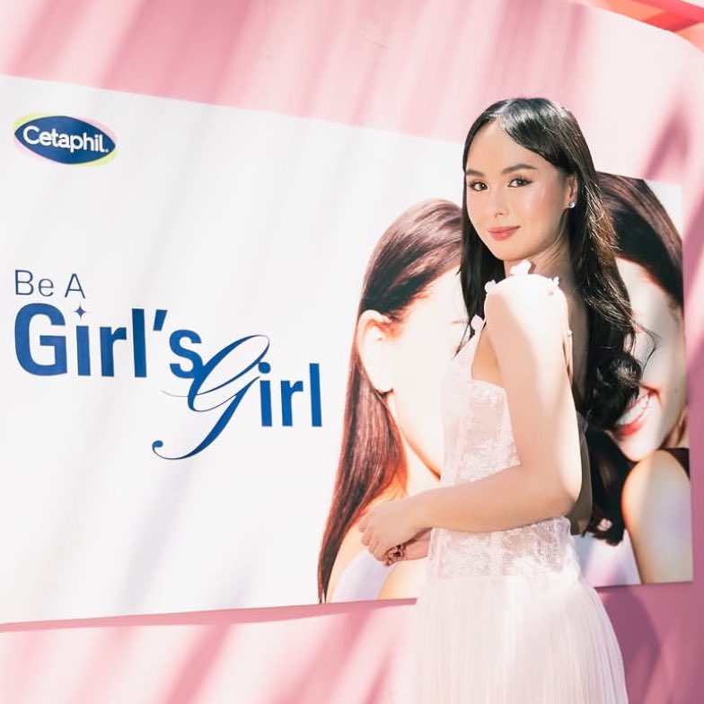 xxxmrsford's tweet photo. kamukha nya si mama mary

KAILA ESTRADA For Cetaphil
#CetaphilDermOnTour
#ForEveryonesSensitiveSkin https://t.co/saAoCiRIrq