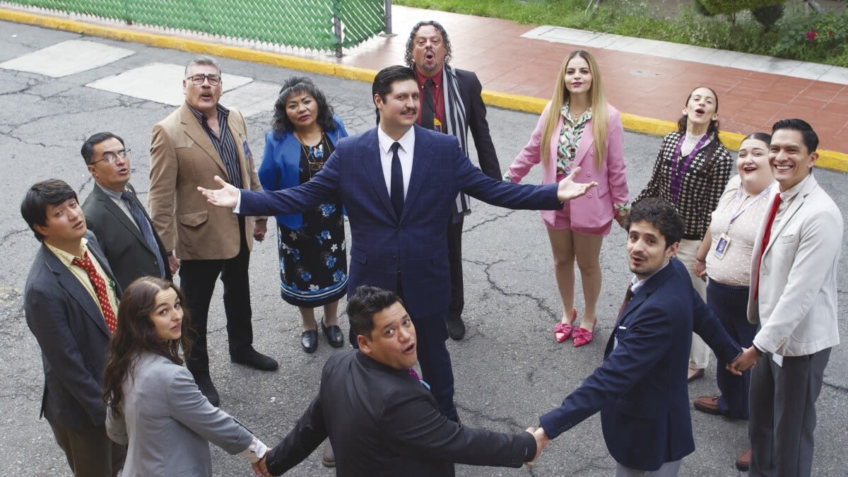 SoloRoyy's tweet photo. Para cuando la temporada 2 de la oficina,  ya se tardaron pinche serie bien adaptada , entiendo que al inicio van a existir comparaciones entre personajes , pero con el tiempo estoy seguro de que la esencia misma de cada uno va a resaltar tanto que no existira comparación …. https://t.co/jc0ljdG635