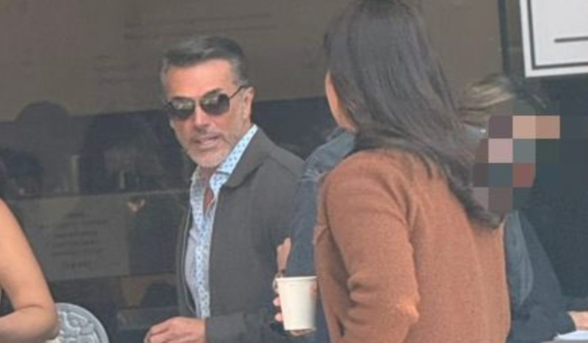 Se va haciendo costumbre que gente como <a href="/mario_delgado/">Mario Delgado</a> haga sus MARRULLERÍAS en viernes... así lo hizo con <a href="/MarxArriaga/">Marx Arriaga Navarro</a> ahora lo hacen con el diputado suplente de <a href="/SergioMayerb/">Sergio Mayer B.</a> 
"CORREN" a las personas sin ningún escrúpulo. 
Le apuestan a que las personas OLVIDEMOS el fin de