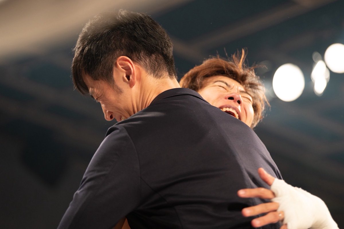 otokita's tweet photo. 先週末のキックボクシング試合のオフィシャル写真をいただきました。

週末なので（？）、石丸伸二ファンの皆さまにお裾分けです^ ^

改めて会場に駆けつけていただいた石丸先輩はじめ、応援してくださった皆さまありがとうございました！たぶん左の肋軟骨が損傷してます！！🤕 https://t.co/H8KsoxKn2k