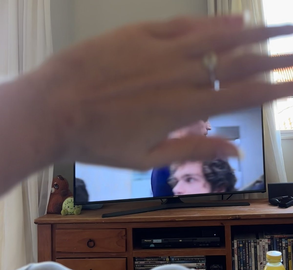 having to cover my screen when watching the pitt bc something terrifying (lfjr) is on there