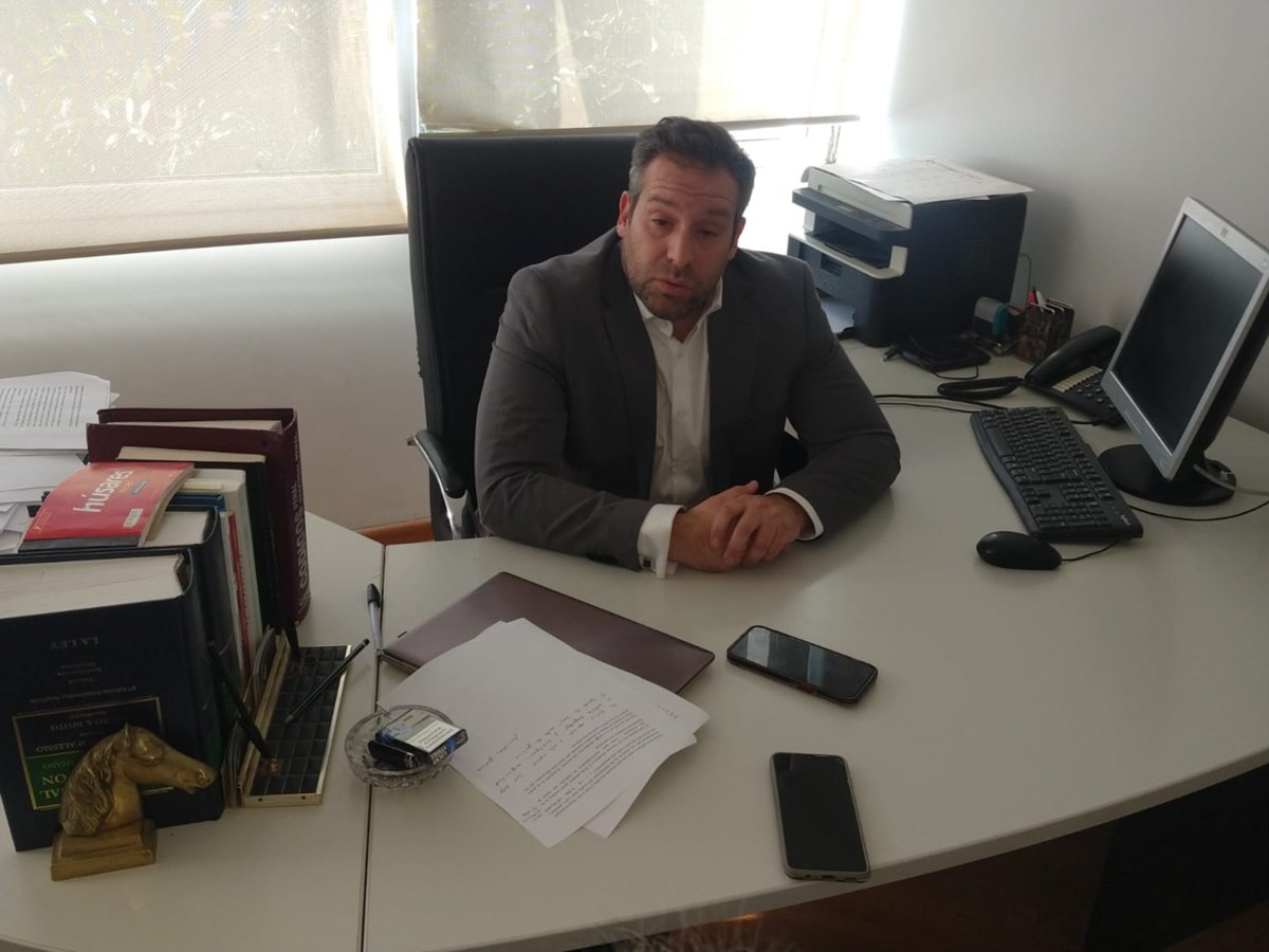 El abogado Martín Castro trata de desligar a la Fiscal Gamarra del escándalo: “Nunca le ofrecí ni le entregué dinero”, afirmó chubutline.com/el-abogado-mar… a través de @Chubutline