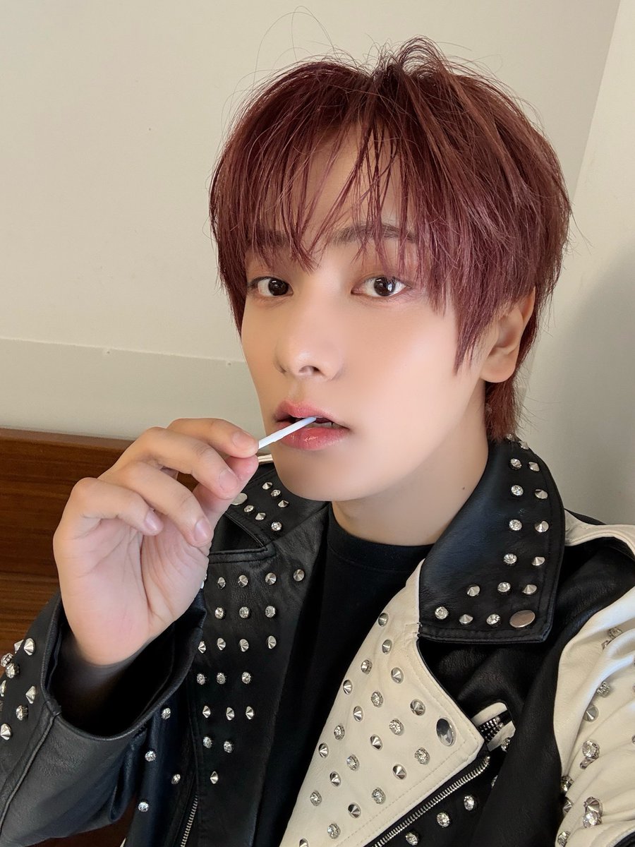 WAKER_official's tweet photo. 𝐻𝐴𝑃𝑃𝑌 𝑊𝐻𝐼𝑇𝐸 𝐷𝐴𝑌 ⋅˚₊‧ ୨୧ ‧₊˚ ⋅

#WAKER #웨이커 #ウェイカー
#권협 #KWONHYEOP https://t.co/1WZLNUpcYP
