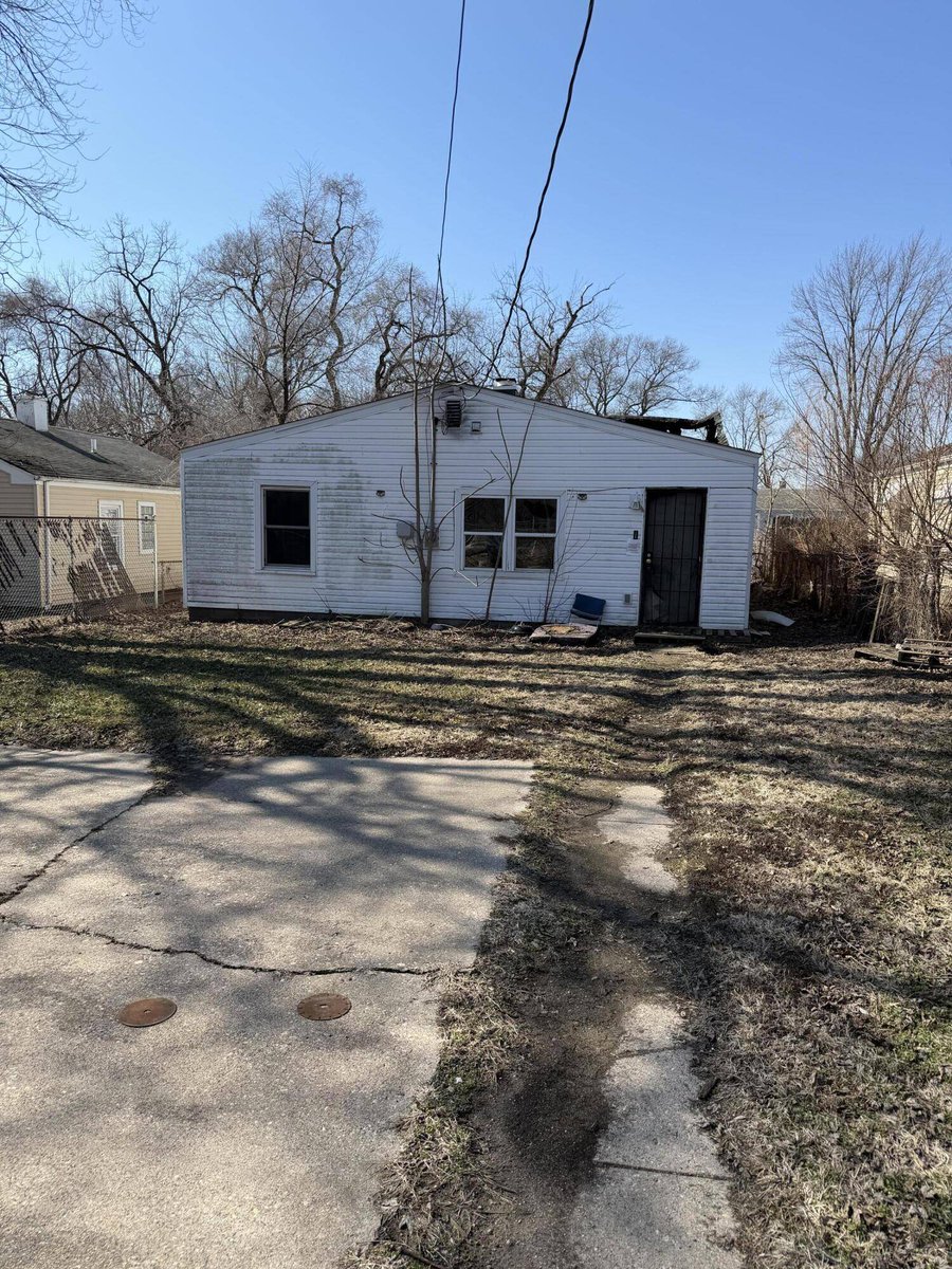 Realest.com®️ tweet media