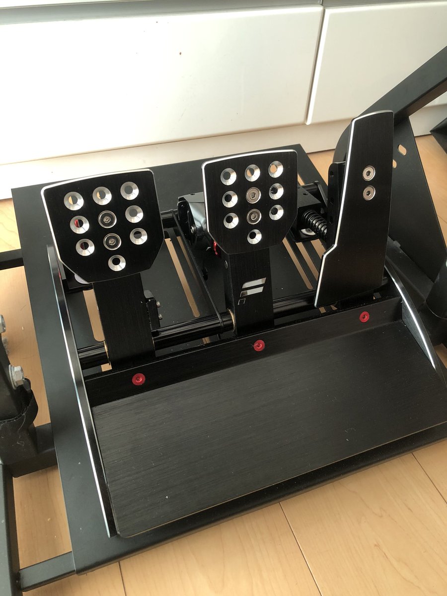 ３日目でようやくロードセルになれてきた👍
初日は感覚違い過ぎて止まらない曲がらない踏めない！で絶望的でしたがこれは使いこなせたら確実に速くなる！
ちなみに息子は初日1時間走っただけでアジャストしてました💦若いっていいな😆
#ファナテックV3
#ロードセルペダル