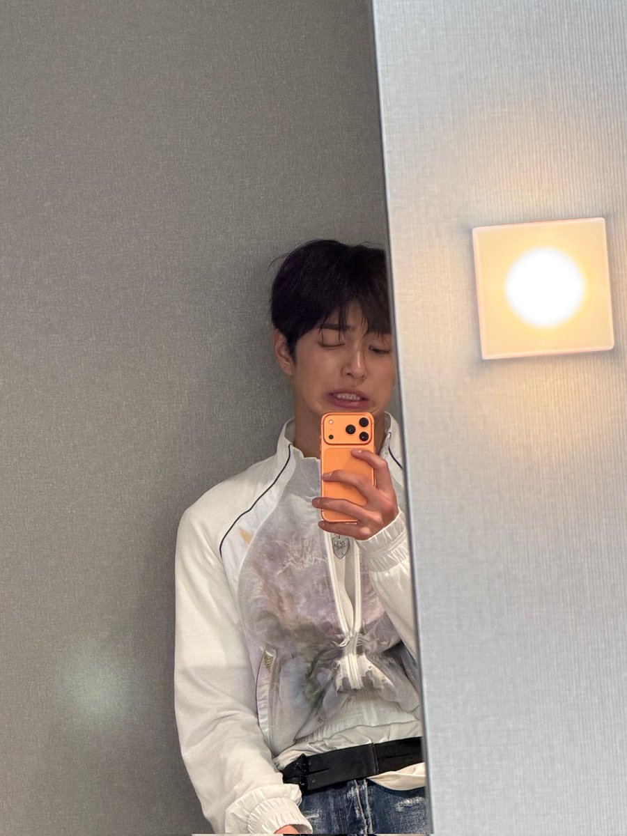 zhaoyufancokr's tweet photo. [260314] #KEONHO Weverse Post

Dunkeukeu

#CORTIS #코르티스 https://t.co/bw1KO3p6RC