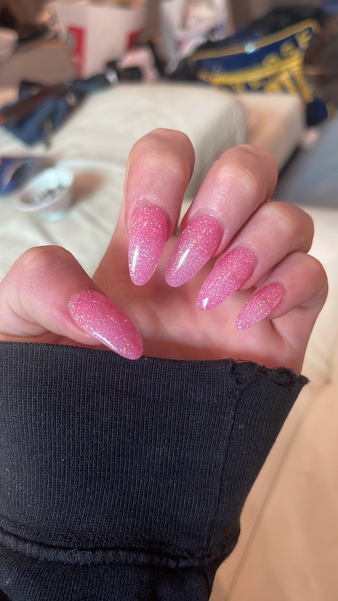 Puppyybab's tweet photo. Trial shift on Tuesday for a brothel !!! So excited ! Got my nails done to celebrate! https://t.co/aJm95Bszkg