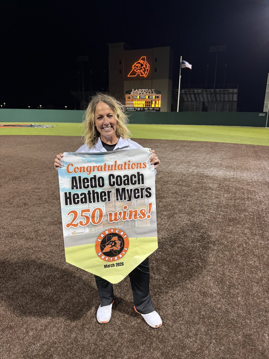 Ladycat Softball tweet media