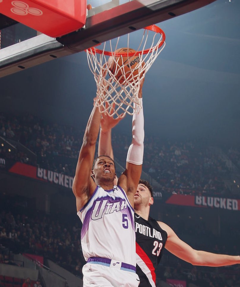 JazzNationNews's tweet image. HALFTIME

Jazz 58
Blazers 66

Cody 14 pts, 2 rebs, 1 steal
Brice 15 pts, 2 rebs, 1 assist, 1 steal, 1 block
Flip 6 pts, 4 rebs, 3 assists, 1 steal
Ace 8 pts, 1 reb, 1 assist, 1 steal, 1 block
Collier 5 pts, 3 rebs, 5 assists, 1 steal

.
.
#JazzNation #UtahJazz #TakeNote
#NBA