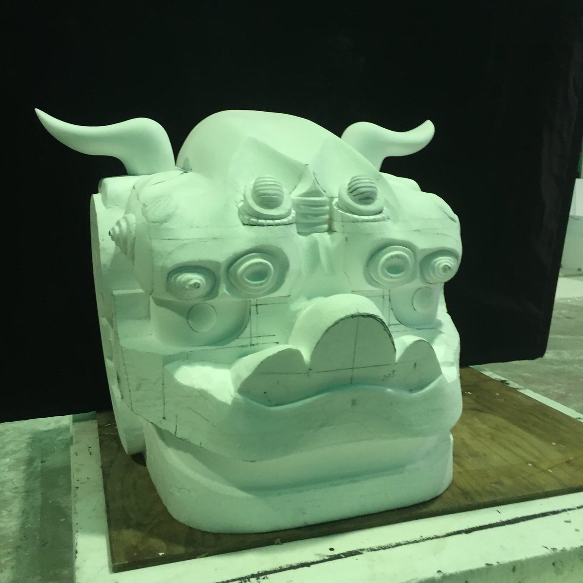 hayashida4's tweet photo. 発泡スチロールの塊。

ただの白いブロック。

でも削り始めると
少しずつ形が見えてくる。

無から形が生まれる瞬間。

これが
ものづくりの一番楽しい時間。

#企業公式つぶやき部 
#企業公式相互フォロー https://t.co/NgdySsUBYi