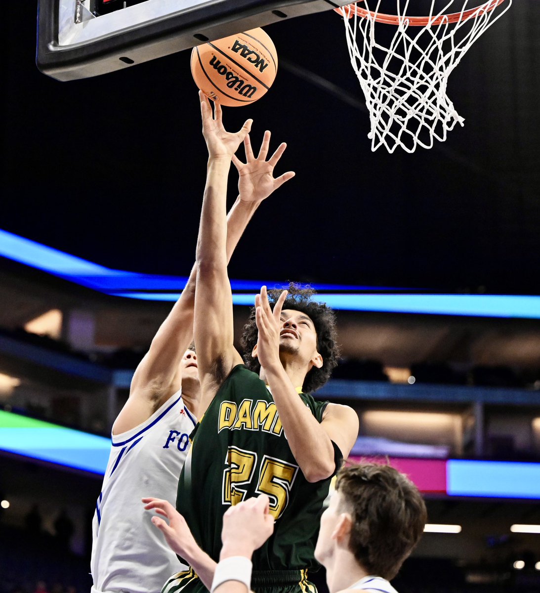 photowkb's tweet photo. Damien Spartans take on the Folsom Bulldogs during a CIF State basketball game at the Golden 1 Center in Sacramento. @CIFState #cifstatebasketball @CIFSS #cifss @SGVNSports @NikonUSA #nikon @InsideSoCalSpt https://t.co/BgFMjauL3y