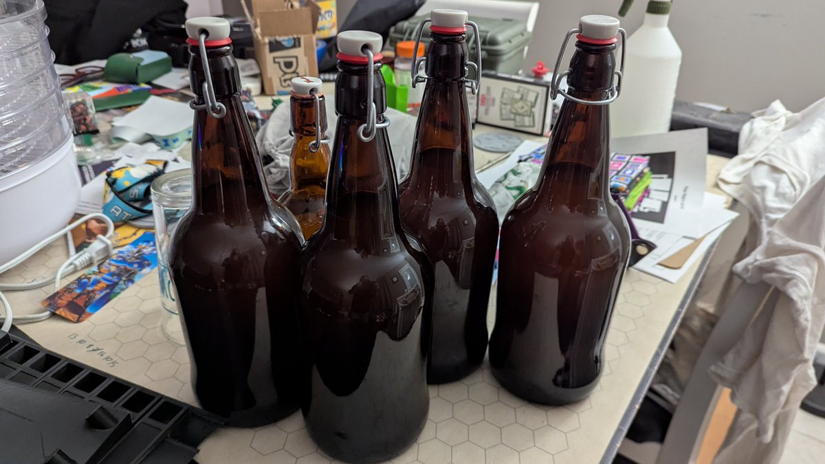 TVsTravis tweet media