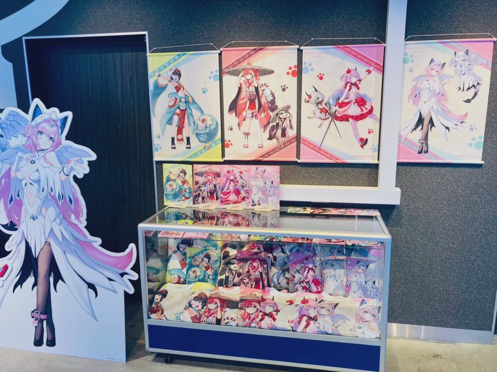 anser_mon's tweet photo. ～クレーンゲームやりに池袋のカプコンさん行こうと思ってる助手くんへお知らせ～

現地プライズの状況ですが
こよちゃんだけ凄まじい人気になってます
アクスタ以外はほぼ在庫ゼロって思っておいた方がいいですね

他3メンバーはまだ在庫大量にありそうなので大丈夫です https://t.co/CwsKUwAe7b