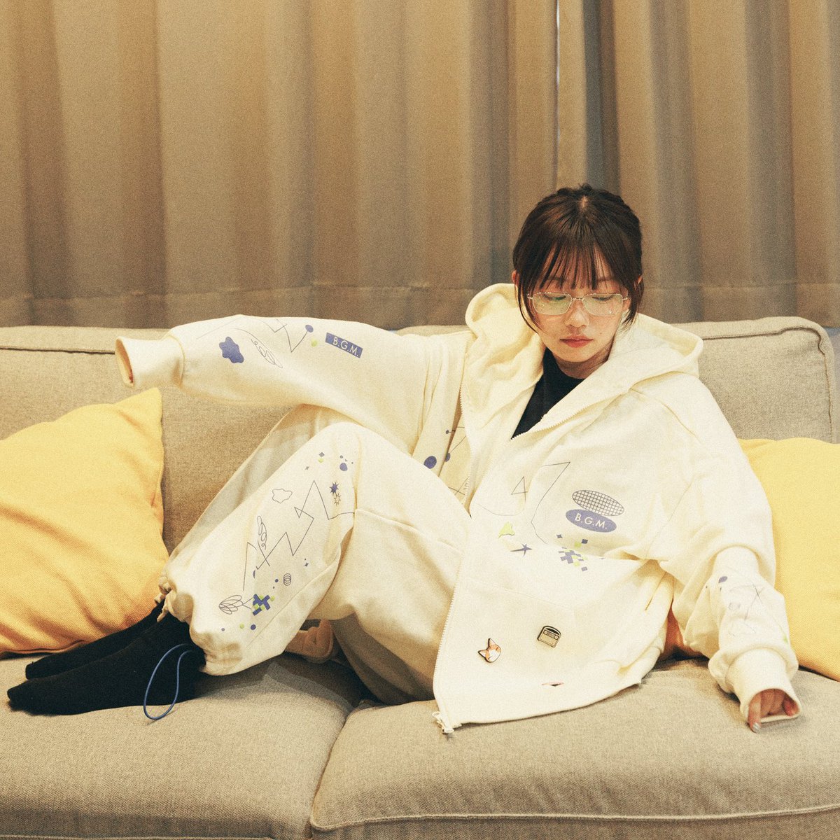 Kei Sugawara POP-UP “B.G.M.”
　新グッズビジュアル公開 ☁️𝄞₊ ⊹

・Graphic Tee
・Zip Hoodie
・Sweat Pants
・Tote Bag
・Sticky Memo Pad

詳細はこちら𓂃✧
kei-sugawara.jp/products
※3/24(火)POP-UP初日より販売スタートとなります。オンラインストアでの販売は4/1(水)正午〜予定しています。