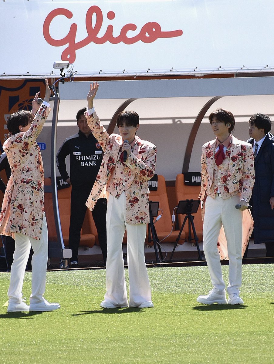 メイン側にファンの方多かったのでバクスタ側のお写真もどうぞ😊
めちゃくちゃ楽しかったです🎶

#SHOW_WA