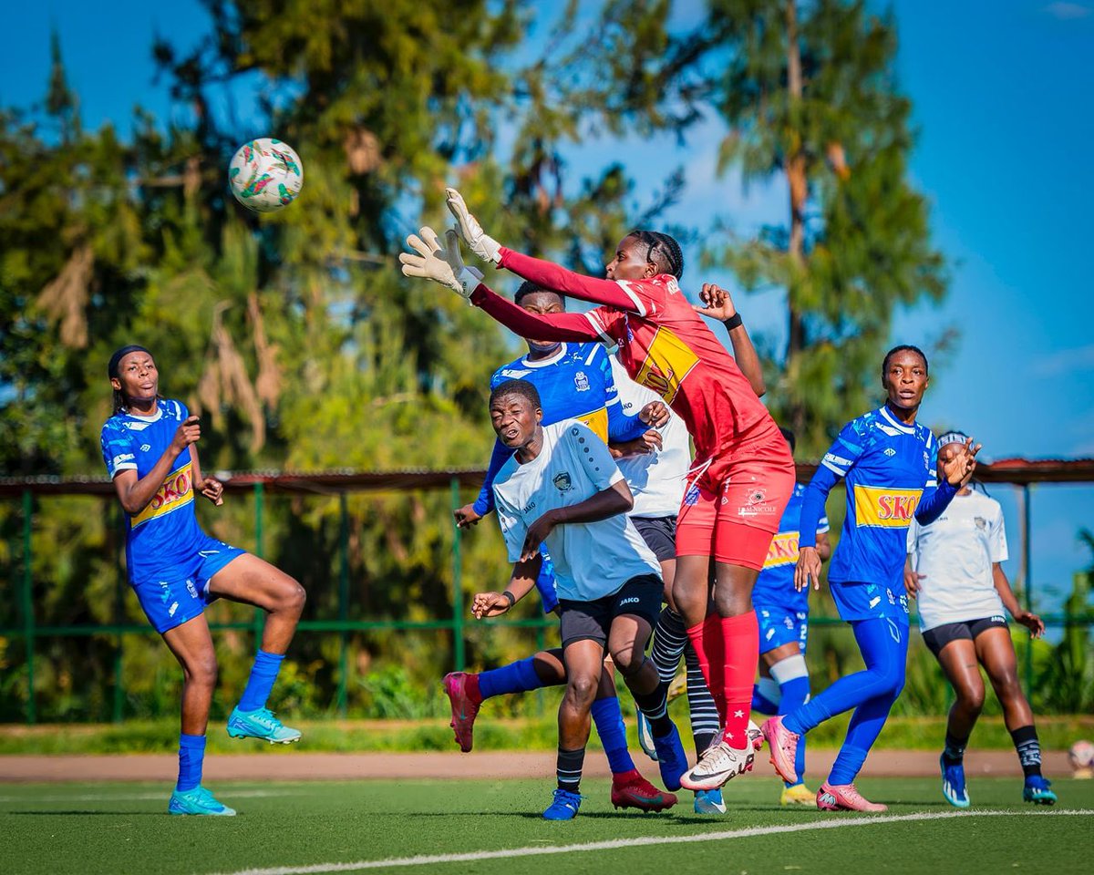 uwimaclarisse's tweet photo. 🔥 Rwanda Women’s Football Derby 🔥
Kuri Nzove Stadium saa 15:00:
Rayon Sports WFC 🆚 APR WFC
APR ngo yakaniye, na Rayon nayo yakaniye… ibintu birashyushye! 🔥⚽
Abari tayari, muze tumanuke tujye gushyigikira umupira w’abagore! 🙌💙🖤
#RWSL #RayonWFC #APRwfc #DerbyDay https://t.co/QxpgwTlVob