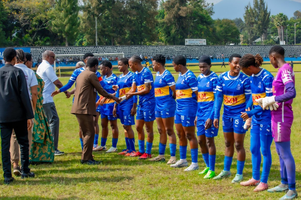uwimaclarisse's tweet photo. 🔥 Rwanda Women’s Football Derby 🔥
Kuri Nzove Stadium saa 15:00:
Rayon Sports WFC 🆚 APR WFC
APR ngo yakaniye, na Rayon nayo yakaniye… ibintu birashyushye! 🔥⚽
Abari tayari, muze tumanuke tujye gushyigikira umupira w’abagore! 🙌💙🖤
#RWSL #RayonWFC #APRwfc #DerbyDay https://t.co/QxpgwTlVob
