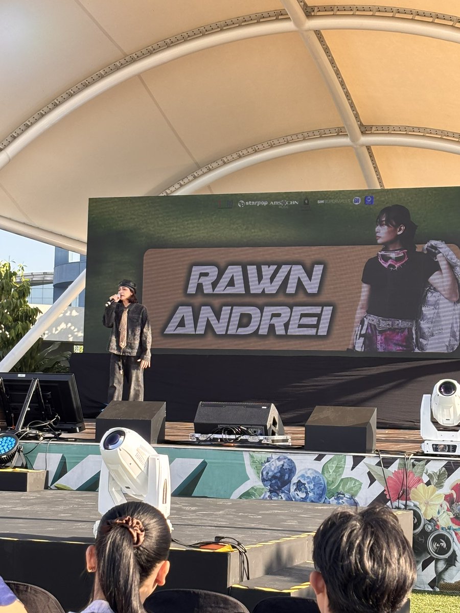StarPopPH's tweet photo. Rawn Andrei is here at ‘1621:BEGIN’ EP Launch to start the pre-show! 

#1621ph #1621BEGIN #1621BEGINEPLAUNCH #StarPopPH https://t.co/UOGaJ52VgX