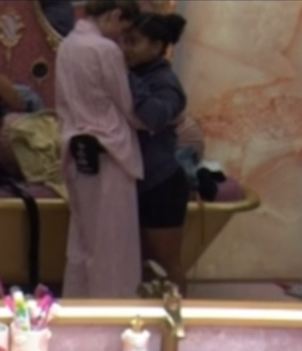 bia renault 🐈⬛ tweet media