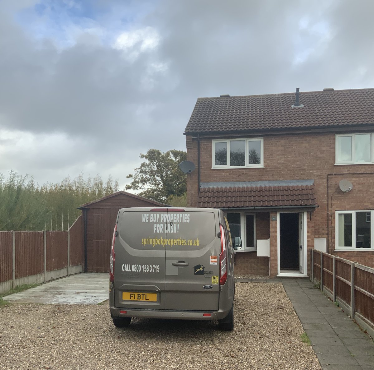 springbokprop's tweet image. Another semi-detached we've bought that's ready for a Springbok refresh.
We buy any property, in any condition.
Go to: bit.ly/3FD57yo
#semidetached #webuyhouses #fastsale #quicksale #sellhousefast #cashpropertysale
