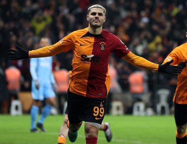 Mauro Icardi

- 4 yıllık maliyeti 40M

- kazandırdığı kupalar;
2 Lig   1 süper kupa

-  124 Maç ⚽️ 76  🅰️ 22

-bir nesli Galatasaraylı yaptı.
Takıma otorite kattı.

Ucuz algılara kapılıp Manipülasyonlara gelmeyin Aldığı Paradan vurmak Ahmaklıktır ve Aldığı Para Helaldir.