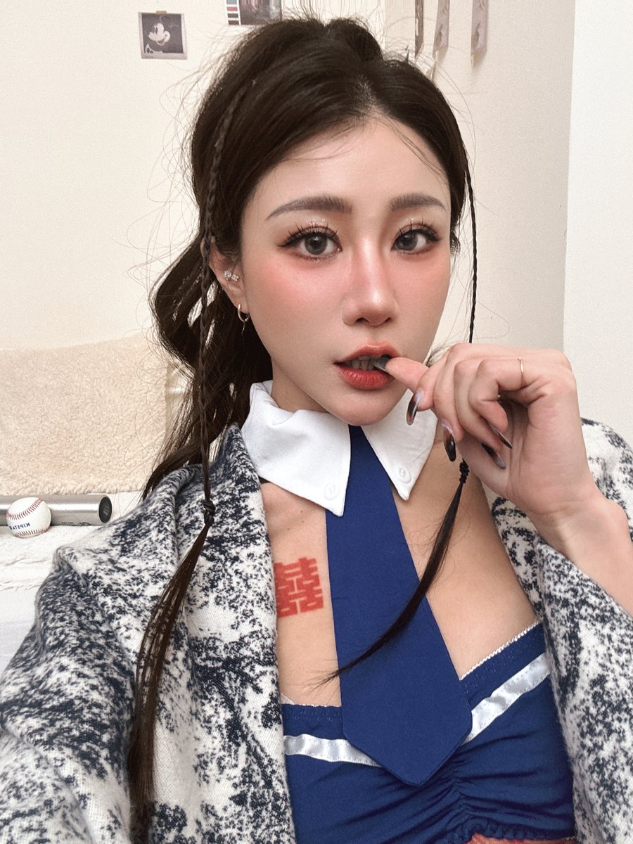fanlara1223's tweet photo. 你們比較喜歡
可愛女生
還是壞壞的女生

𝕁𝕍𝕀𝔻 🔍 𝕗𝕒𝕟𝕝𝕒𝕣𝕒𝟙𝟚𝟚𝟛  
👇👇官方line在這👇👇
https://t.co/JHpyc267YW
要有禮貌跟我互動喔😊 https://t.co/2GpCDEp33g