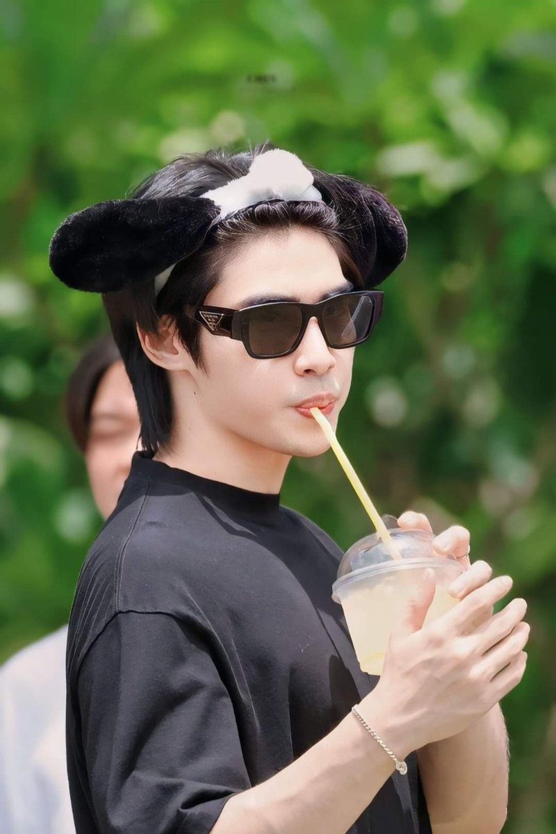 ไม่เคยไปหน้างานเลยค่ะ
ทีมหน้าจอ100% แต่น้องเป็นคนเดียวที่ทำให้แม่เข้าวงการติ่งเมื่อเข้าวัยกลางคน เขินเลย🫣🫣🫣

#poompps