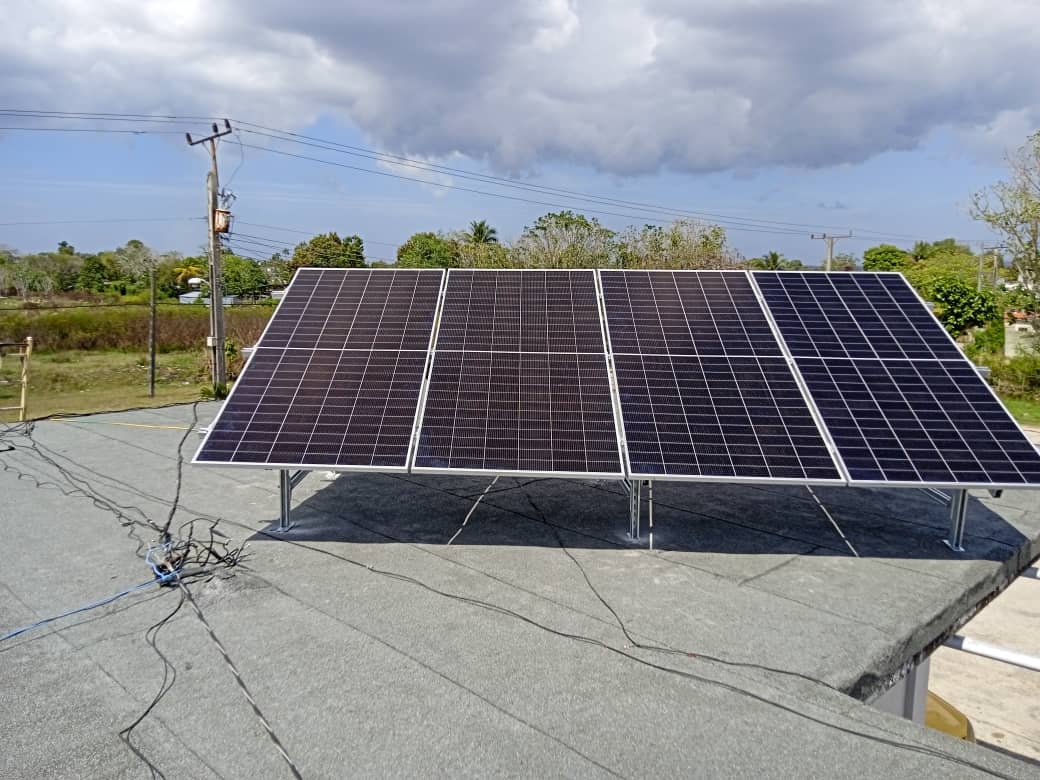 Frente a los colosales desafíos que plantea el cerco energético, #Cuba trabaja duro para avanzar.
#CubaEstáFirme
#VillaClaraConTodos
#PatriaOMuerte