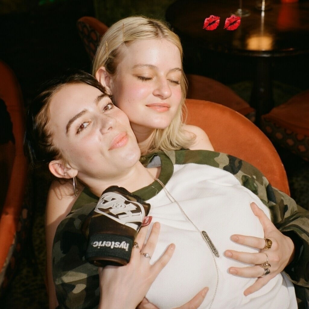 billie eilish source tweet media