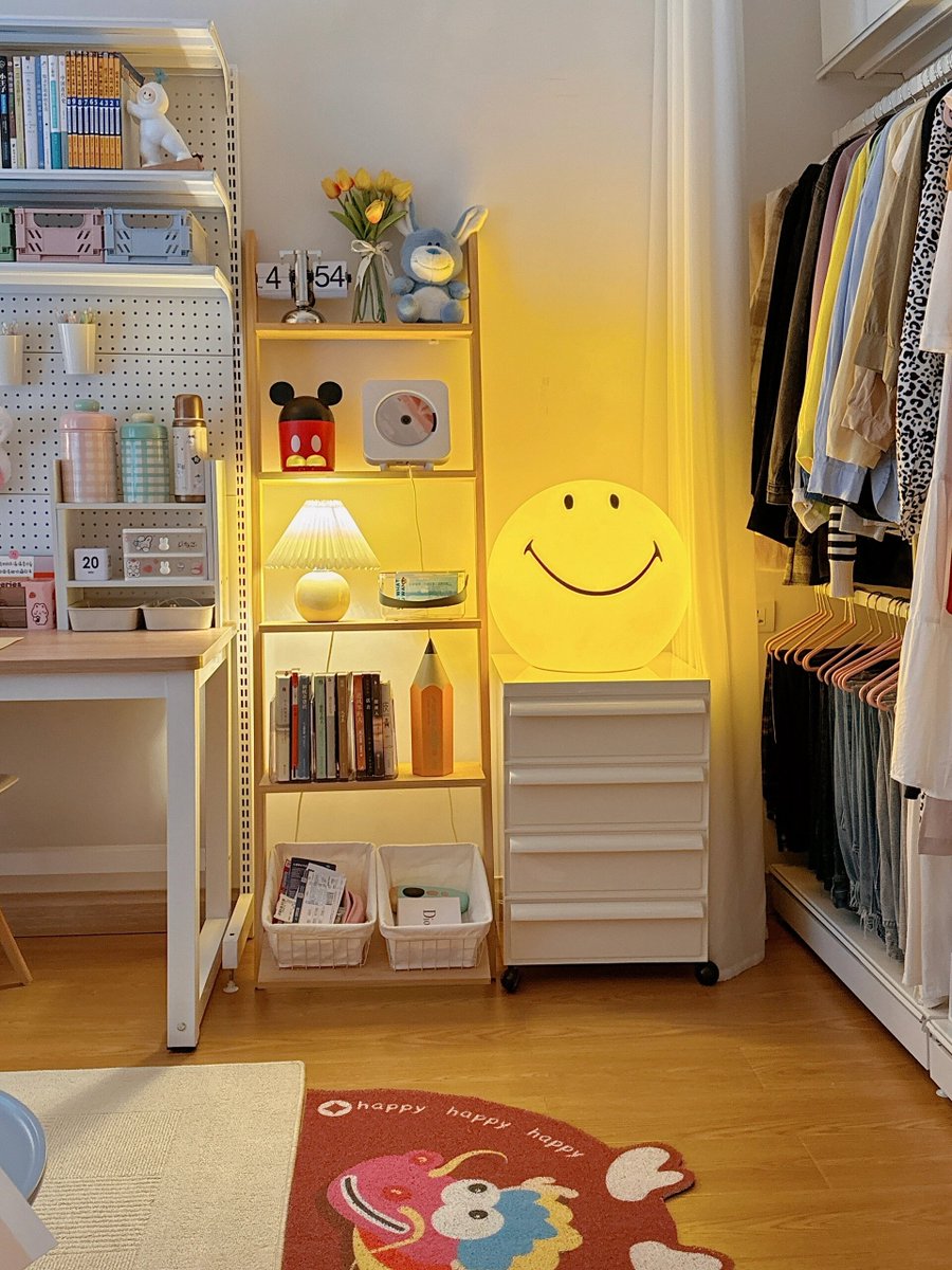 Surendr90286346's tweet image. "Organize old stuff → Keep what sparks joy, donate what doesn’t!  #DeclutterWithPurpose"