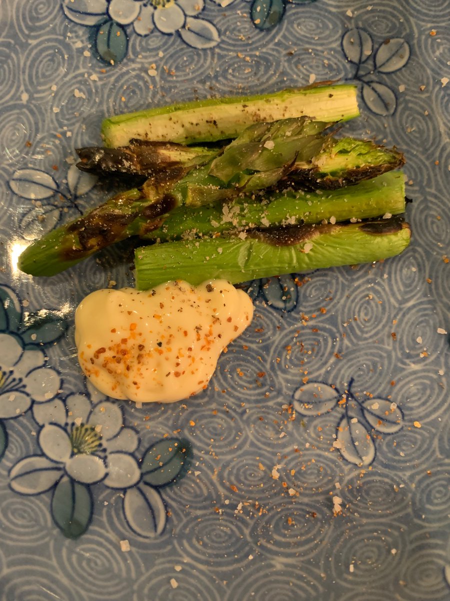 takemaru49's tweet photo. 春の小皿
そら豆と炙りアスパラ😋🍺
Spring Plate
Broad Beans &amp; Charred Asparagus😋🍺 https://t.co/hKy2z5xR4v