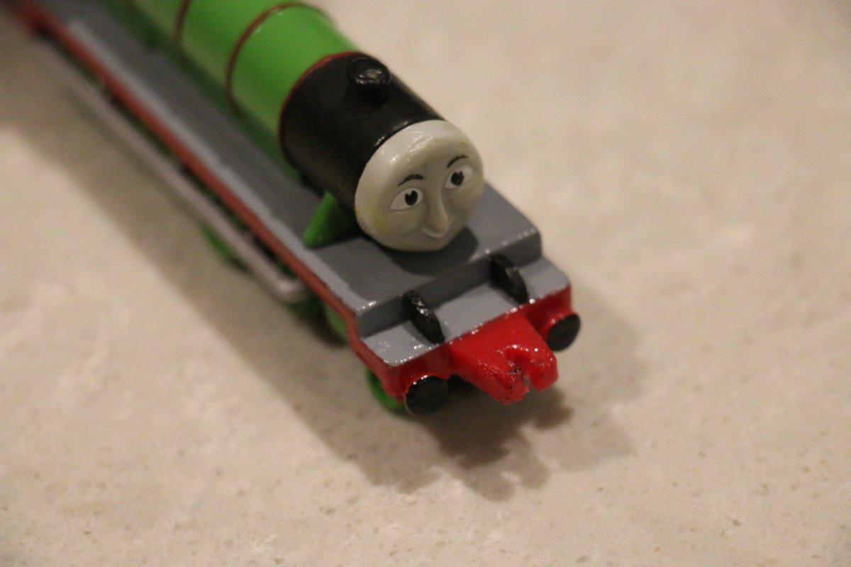 charteruse tweet media