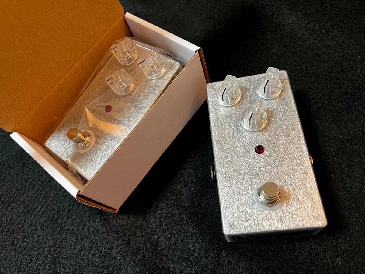 VOR_ENGINE's tweet photo. ご注文頂きましたFORTIS OVERDRIVEが完成しました!
より研ぎ澄まされ洗練されたサウンドとなっております!👍🏻🔥
アンサンブルの中で太く抜けるサウンドに扱いやすい弾き心地、アンプをクランチにして是非爆音で鳴らして下さい🤘🏻
#vorvados #overdrive https://t.co/9YjhDSn8QY