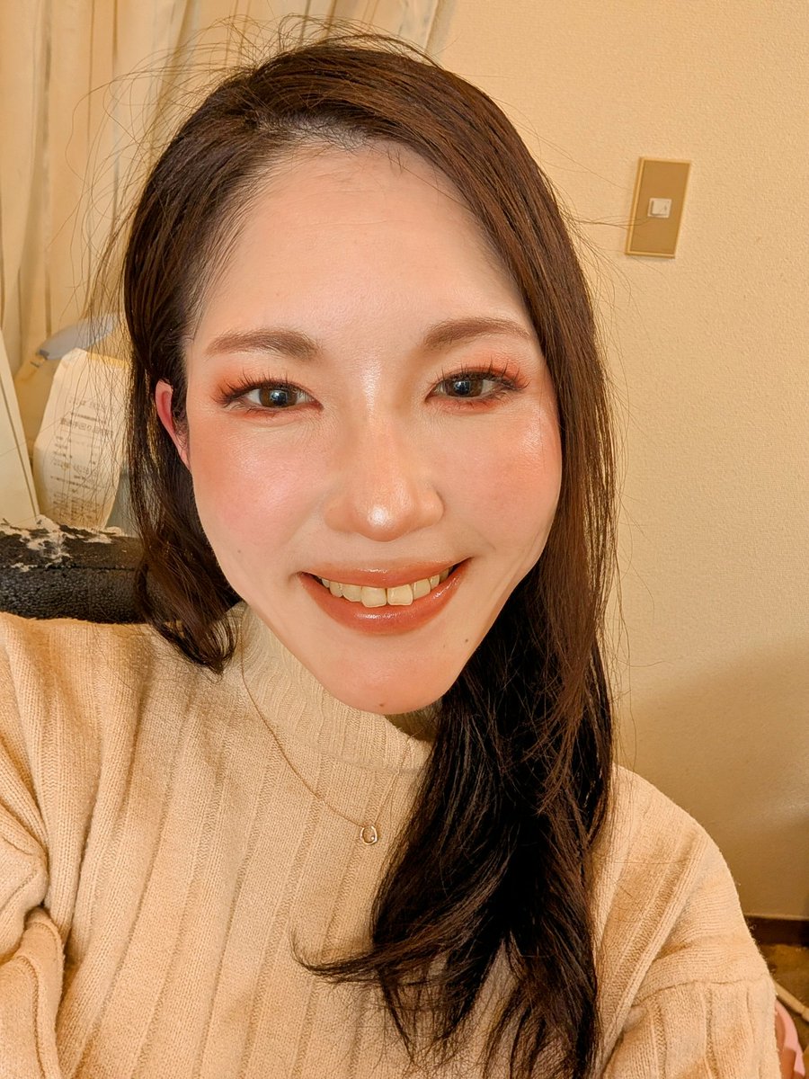 Shimazqe's tweet photo. 私の顔面が最近、迷走気味だと話題に（なってない）。 https://t.co/3wMk6tduwW