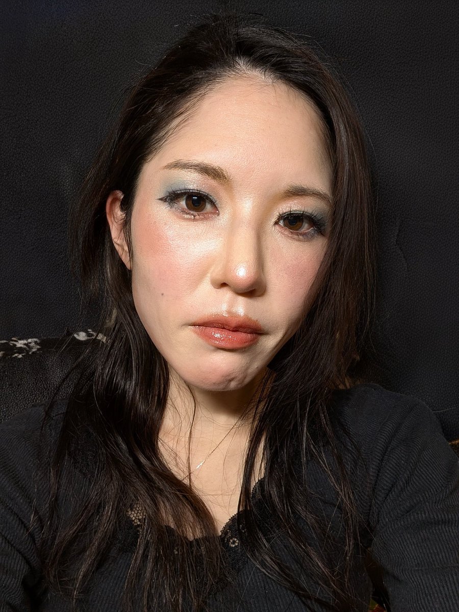 Shimazqe's tweet photo. 私の顔面が最近、迷走気味だと話題に（なってない）。 https://t.co/3wMk6tduwW