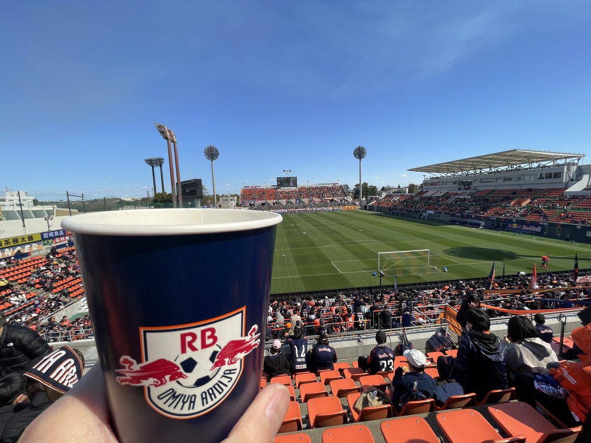 naritake21's tweet photo. 本こちーーー⚽️
いいスタジアム✨

初観戦でしたが、めっちゃ楽しかったー
また行くぞぉーーー🔥

大宮サポの方、ペーペーですが、よろしくお願いいたします┏○ﾍﾟｺｯ

 #RB大宮アルディージャ https://t.co/G9RYfjE1zg