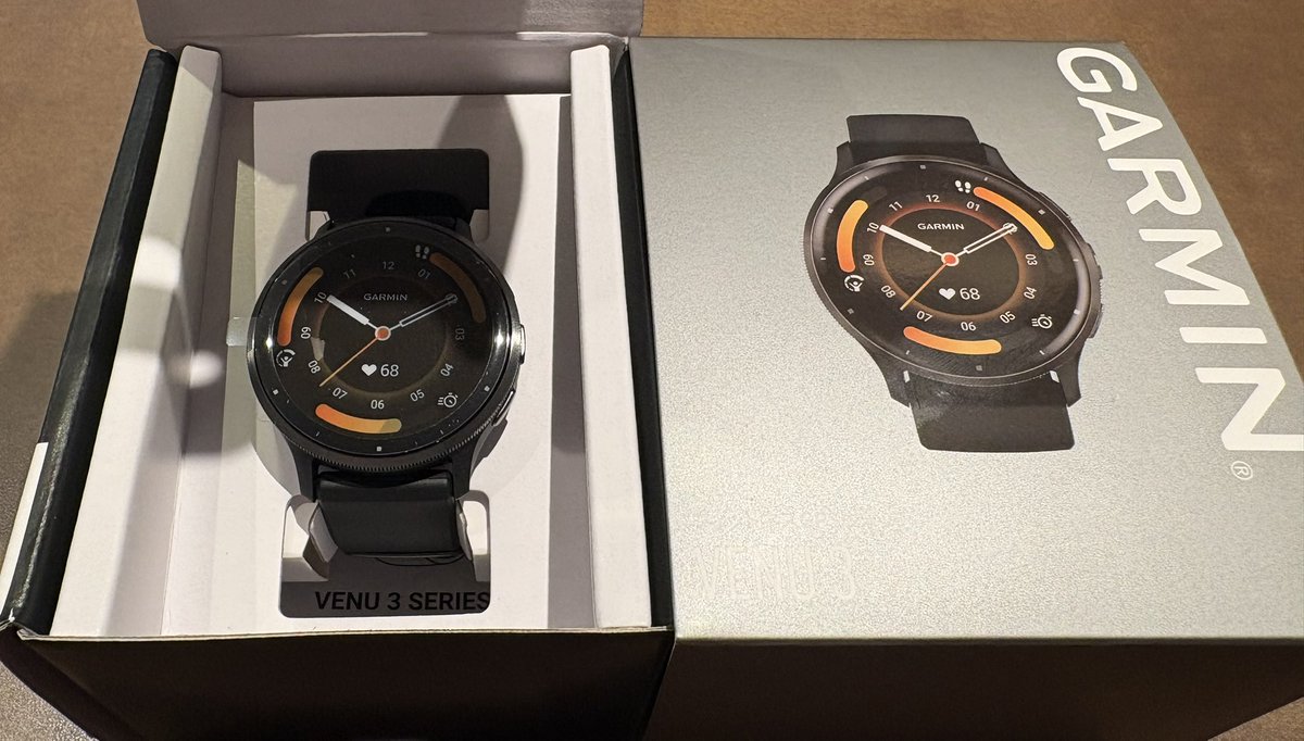 ame_bows's tweet photo. 念願のGARMINをついに購入！⌚️

完全に健康を管理下におく！！

#garmin https://t.co/c6Lc3xZpss