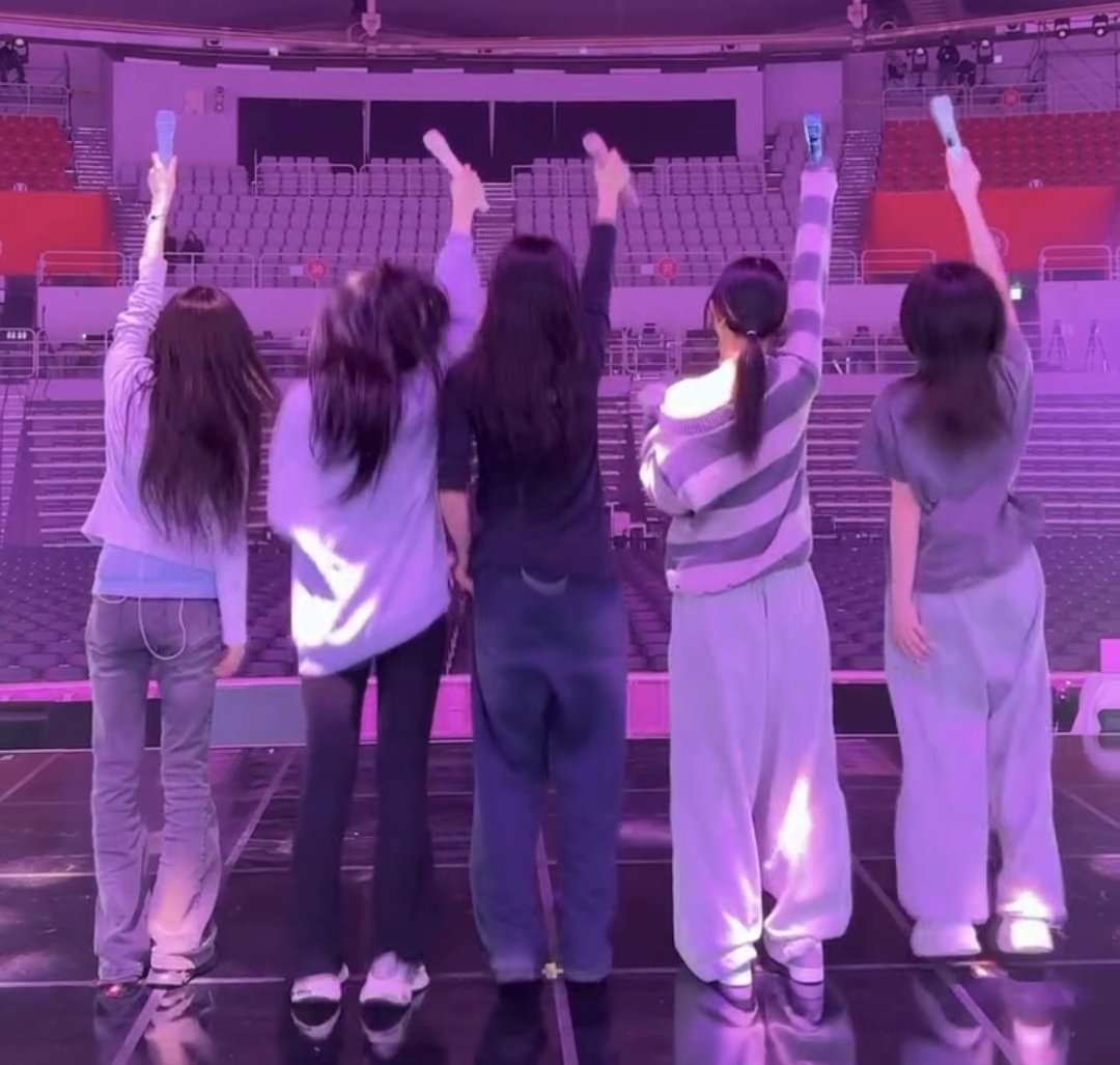 ILLIT BASE tweet media