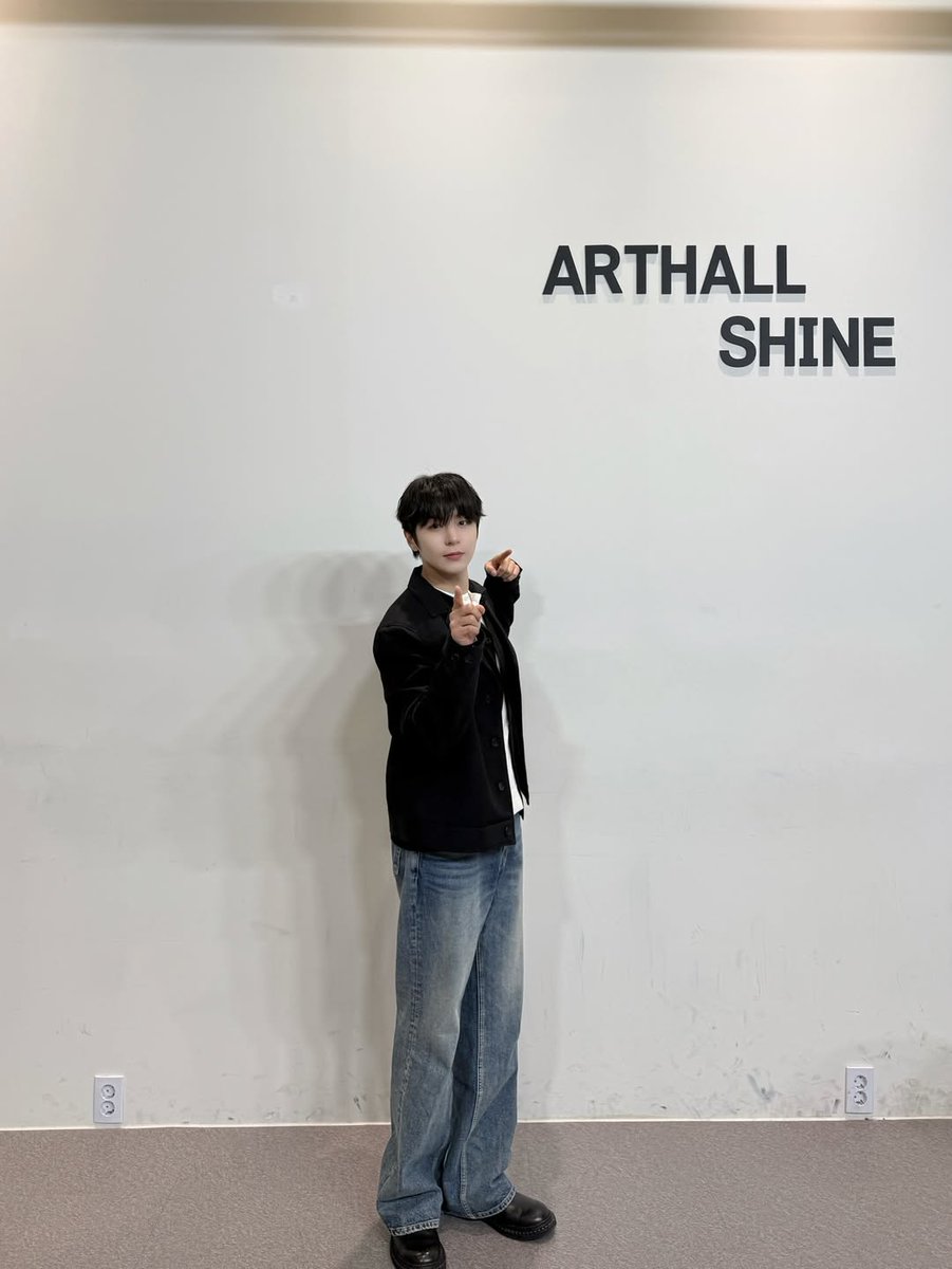 jangyoonism's tweet photo. 260314 oakcompany_village Instagram update with sungyoon 🐰❤️

🔗 https://t.co/zQNJ77oR3w

#최성윤 #와이 #골든차일드
#CHOISUNGYUN #Y #GOLDENCHILD
#AURORA @yun_n_OFFICIAL https://t.co/SaGv0atxDP