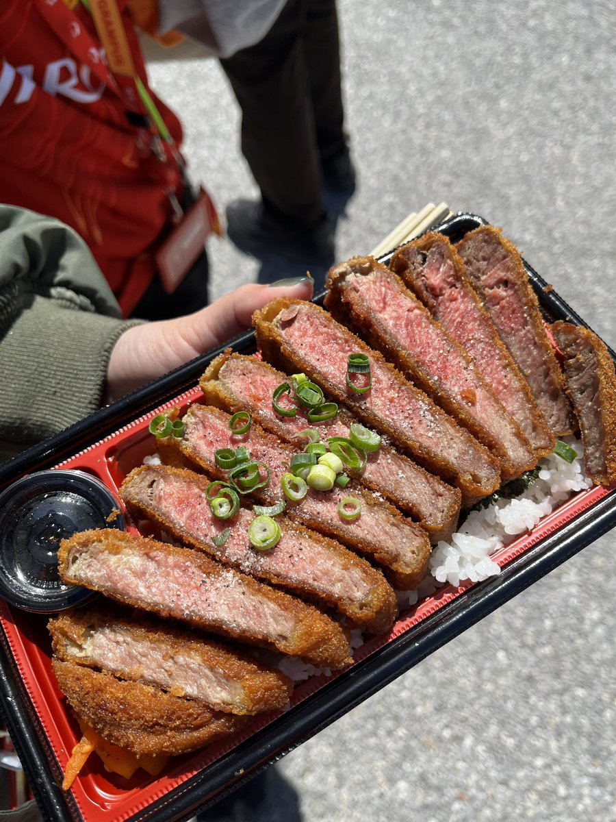 まっすーの左足ぃ tweet media